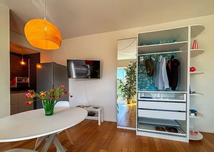 Volver - Exclusive Design * Parma